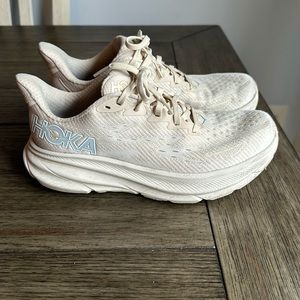 Hoka Clifton 9s